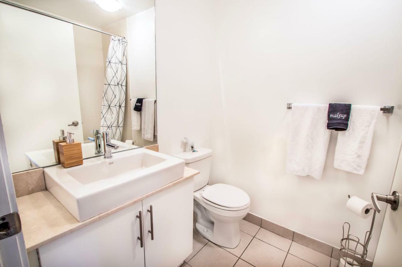 Micasa Suites - Stylish Condo In Maple Leaf Square Toronto Luaran gambar